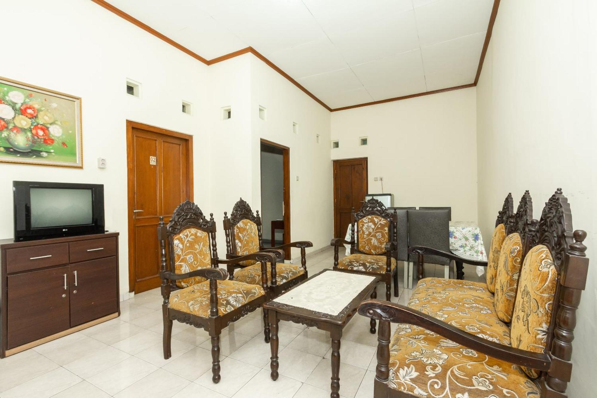 โอโย 1150 โอมะฮ์ ลาดรัง Hotel Kejayan ภายนอก รูปภาพ